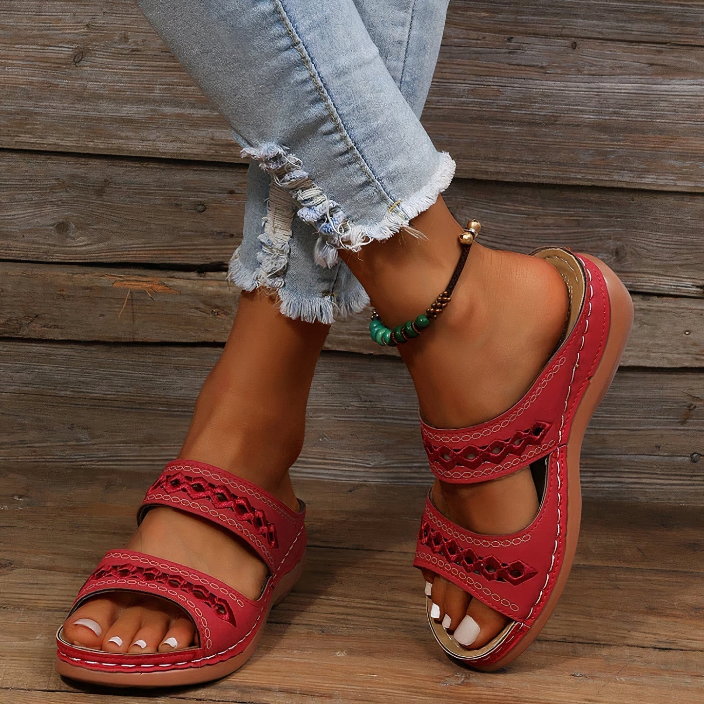 Cornelia | Hollowed-out sandals