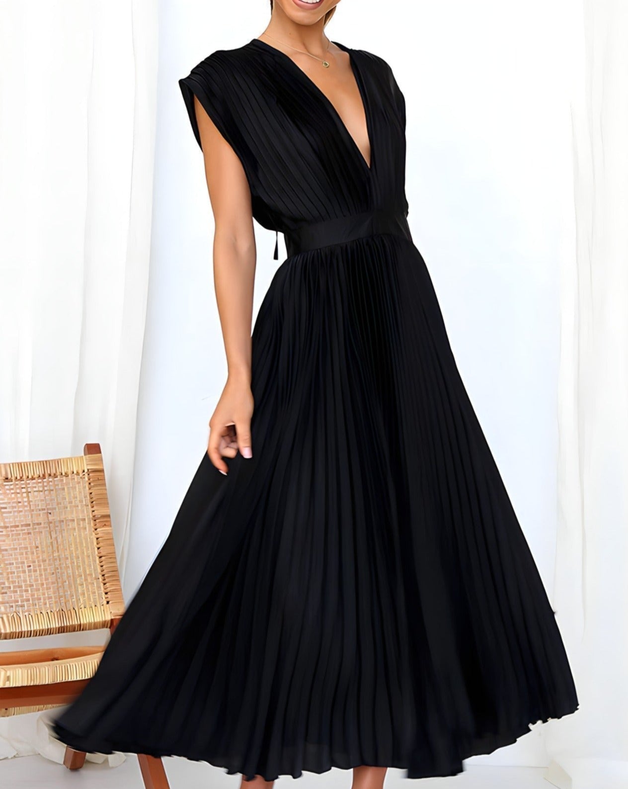 Alira | Sleeveless Pleated Midi Dress